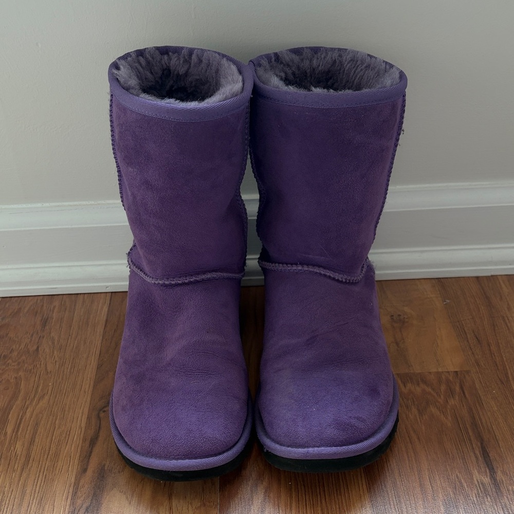 UGG - Classic Short Purple Uggs,  Size 6